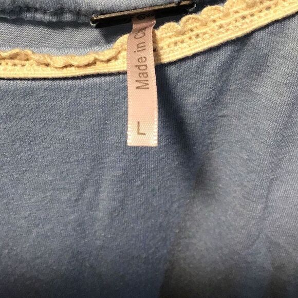 Blouse Loose embroidery on sleeve by poof girl ￼ Size youth large - Picture 5 of 5